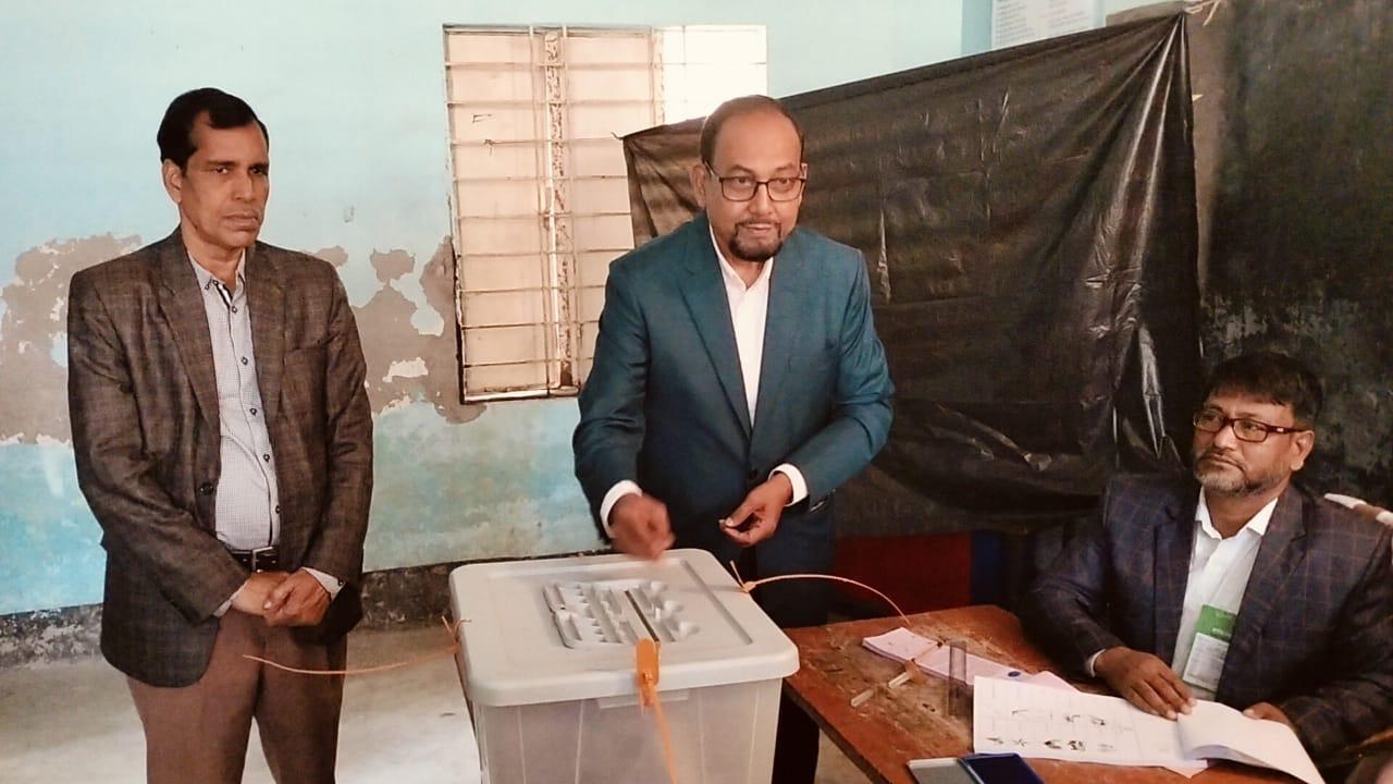 ঝালকাঠির দুটি আসনে ২৩৭ টি কেন্দ্র উৎসবমুখর পরিবেশে ভোট গ্রহণ শুরু